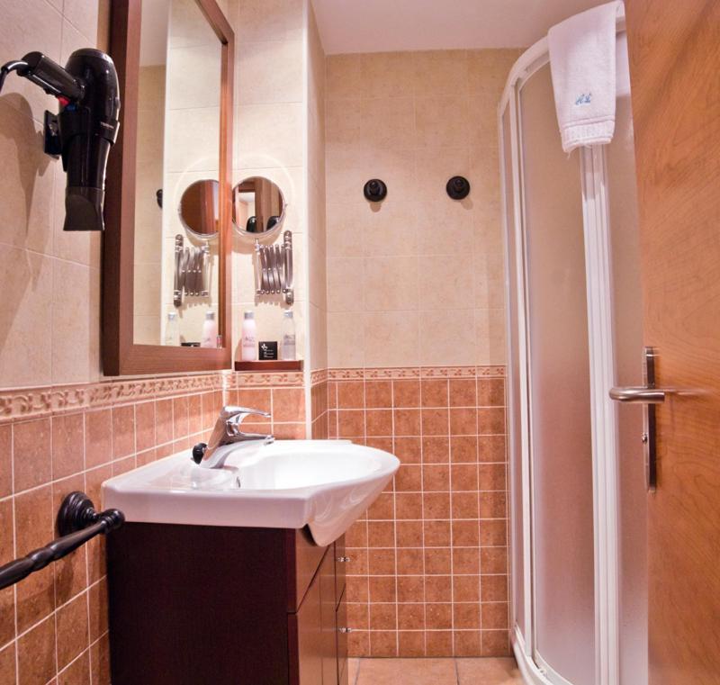 Apartamentos Casa Lavedan Tramacastilla de Tena Room photo